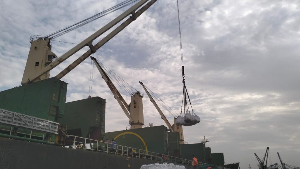 LOADING OF BAGS (4)