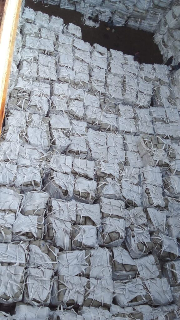 NEAT STACKING OF CARGO INSIDE VESSEL HATCH