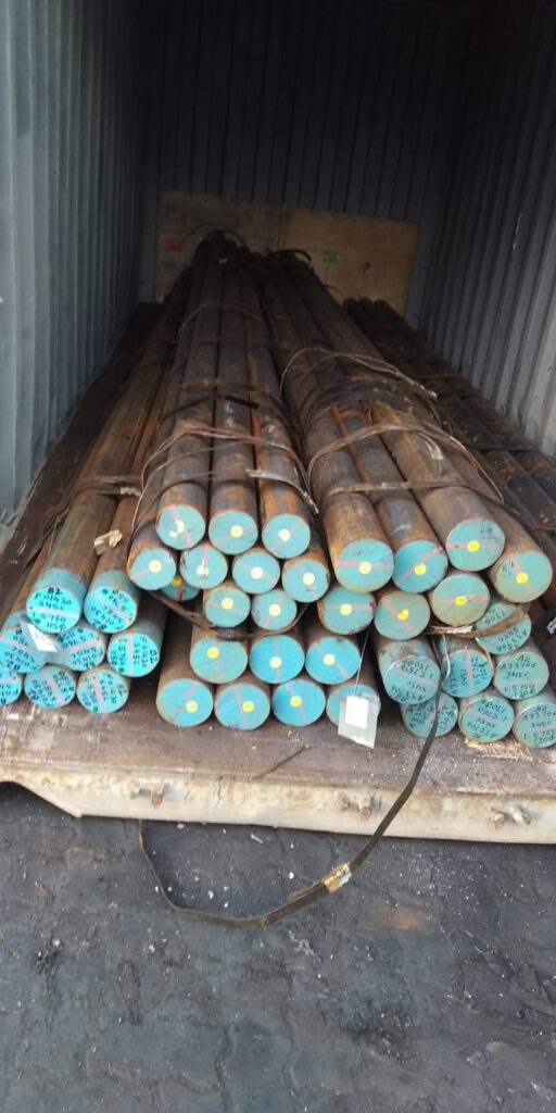 STEEL BILLETS STUFFING INTO CONTAINER 2