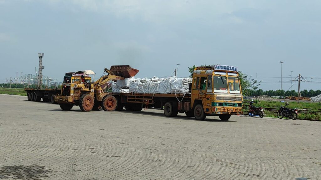 cement laoding onto the truck
