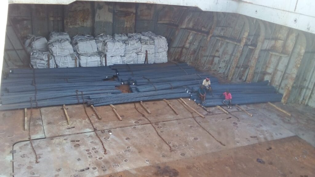 loading of steel cargo in twin decl